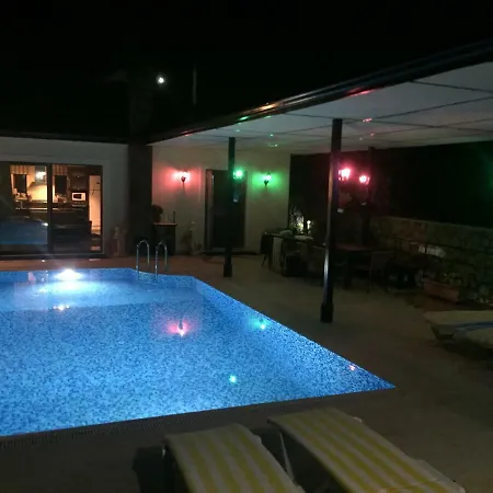 Esiyok With Heated Pool فيلة